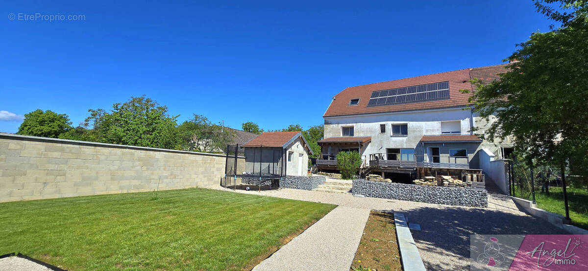 Maison à ORCHAMPS