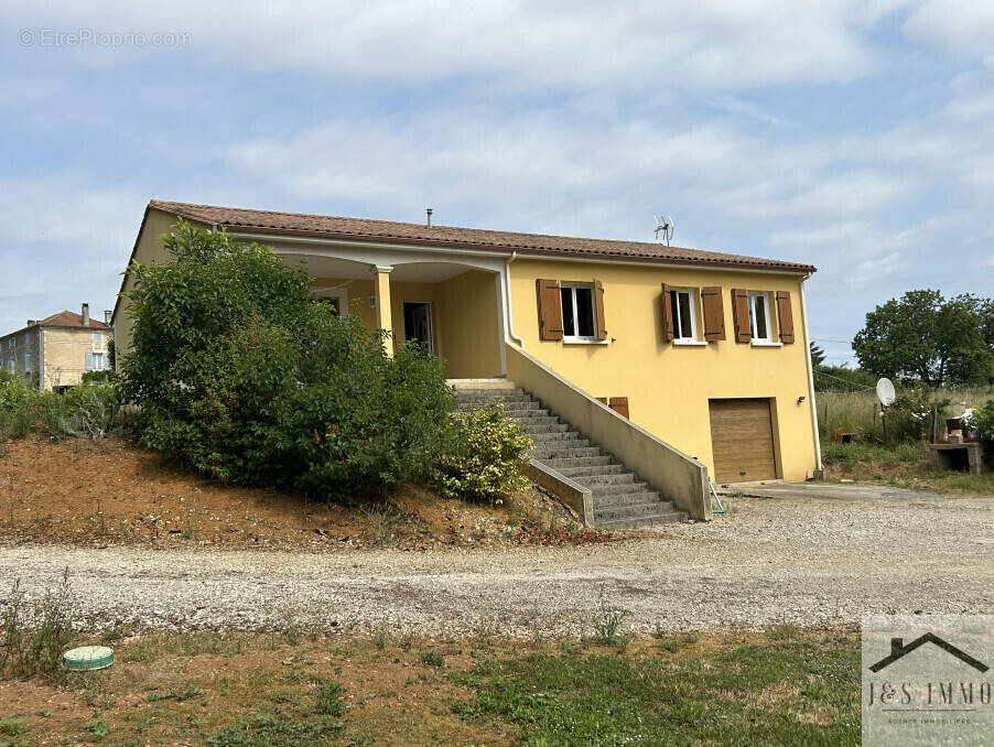 Maison à CHASSENEUIL-SUR-BONNIEURE