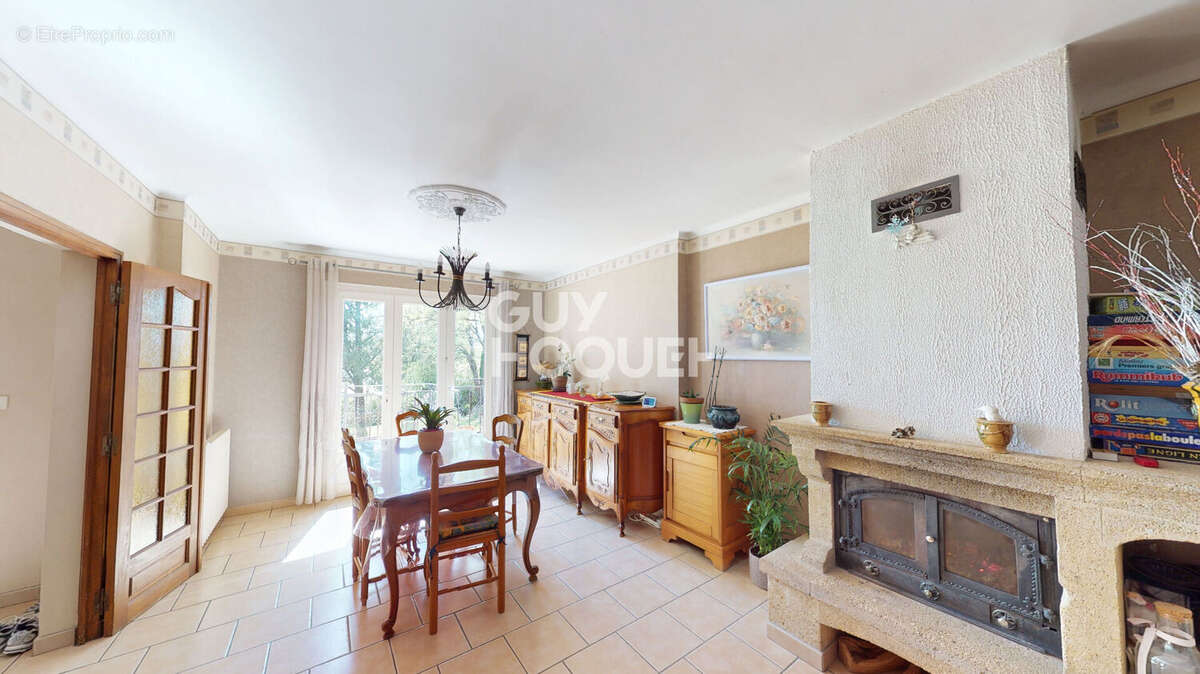 Maison à SAINT-LAURENT-LA-VERNEDE