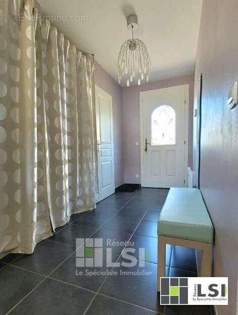 Maison 95 m² à Maubeuge  - photo 2