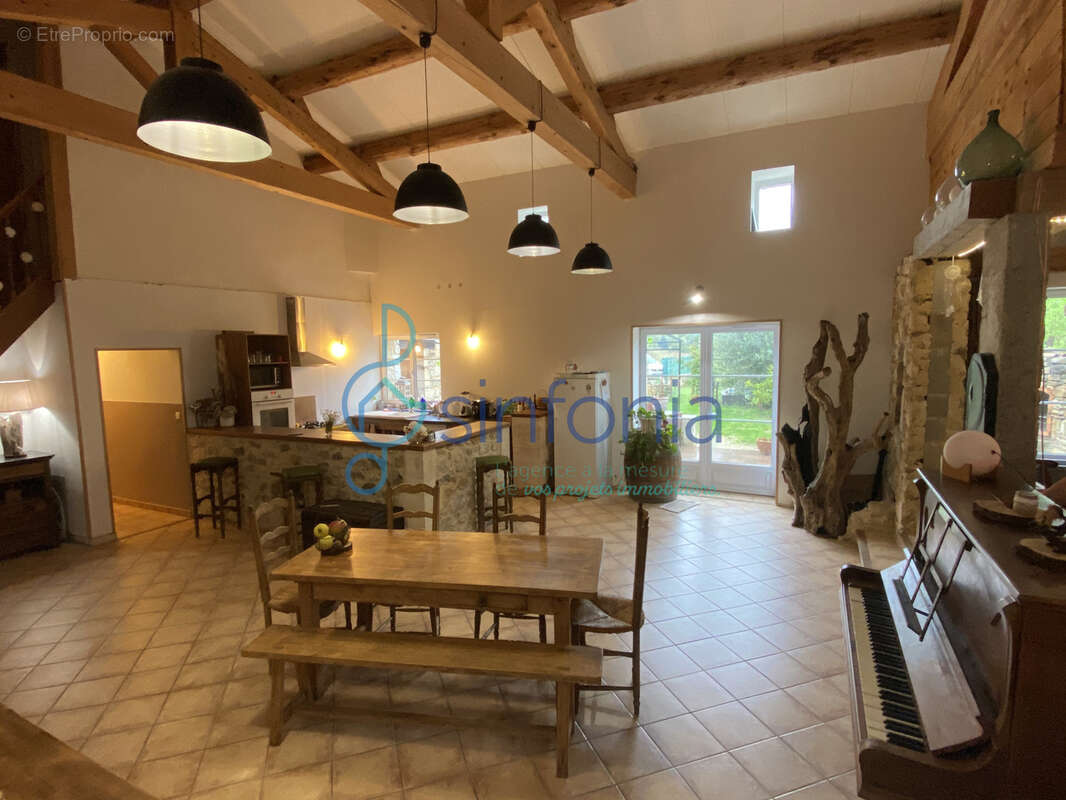 Maison à GOUDARGUES