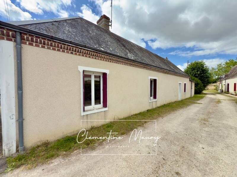 Maison à AZE