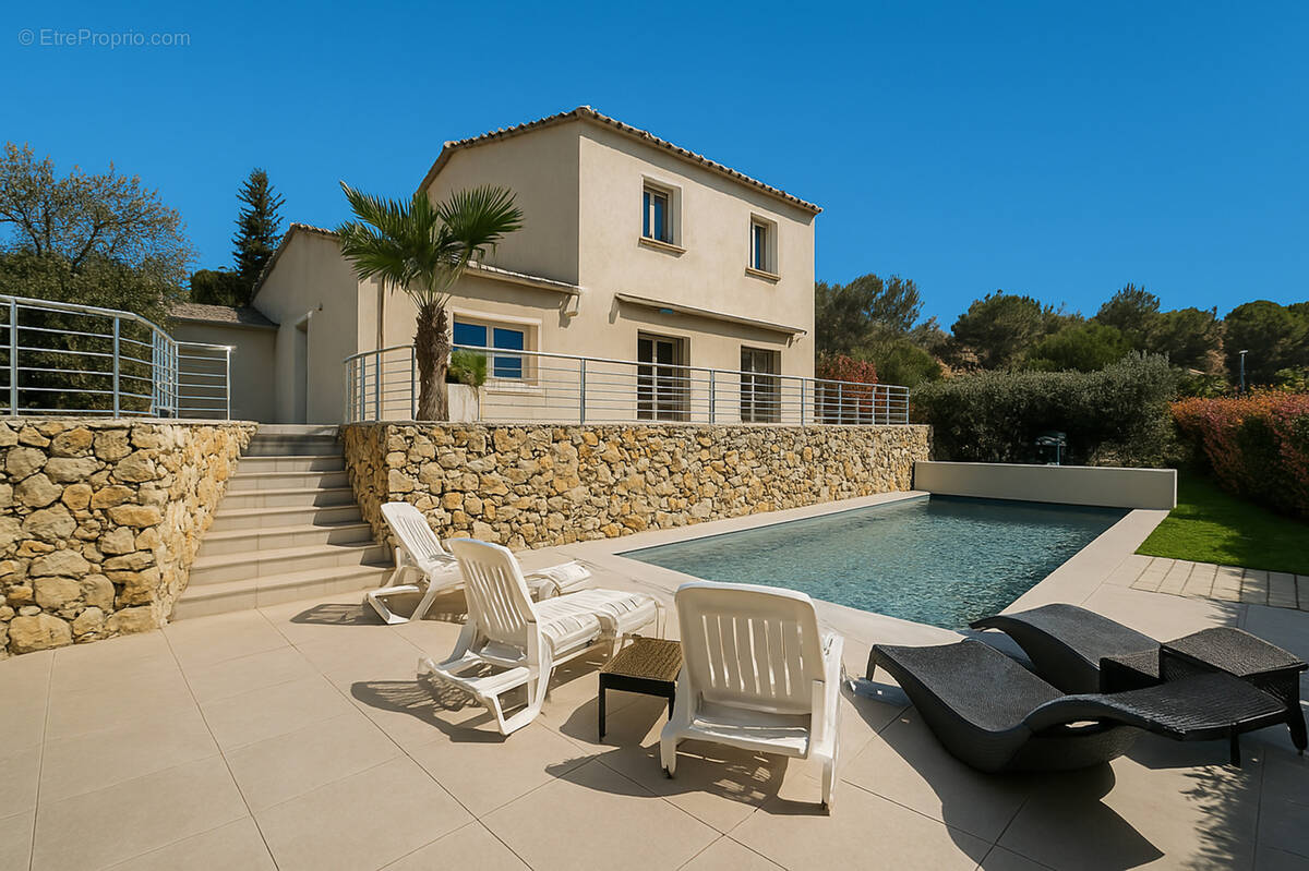 Maison à PEYMEINADE