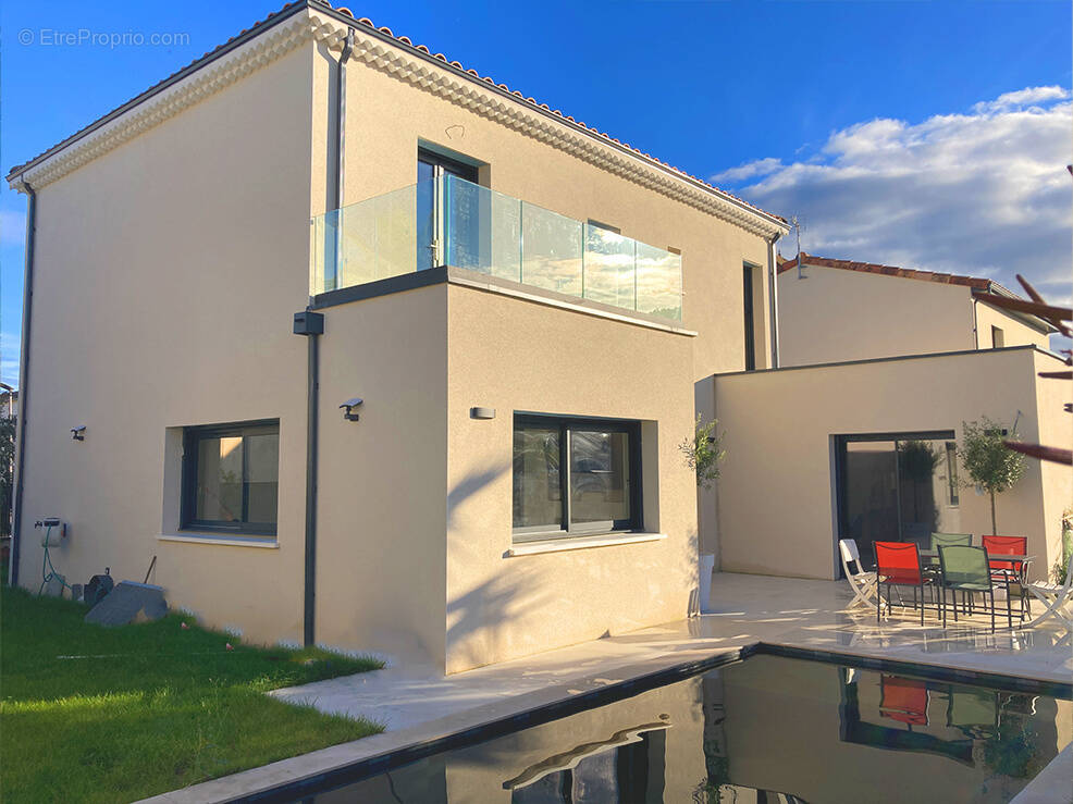 Maison à MONTELIMAR