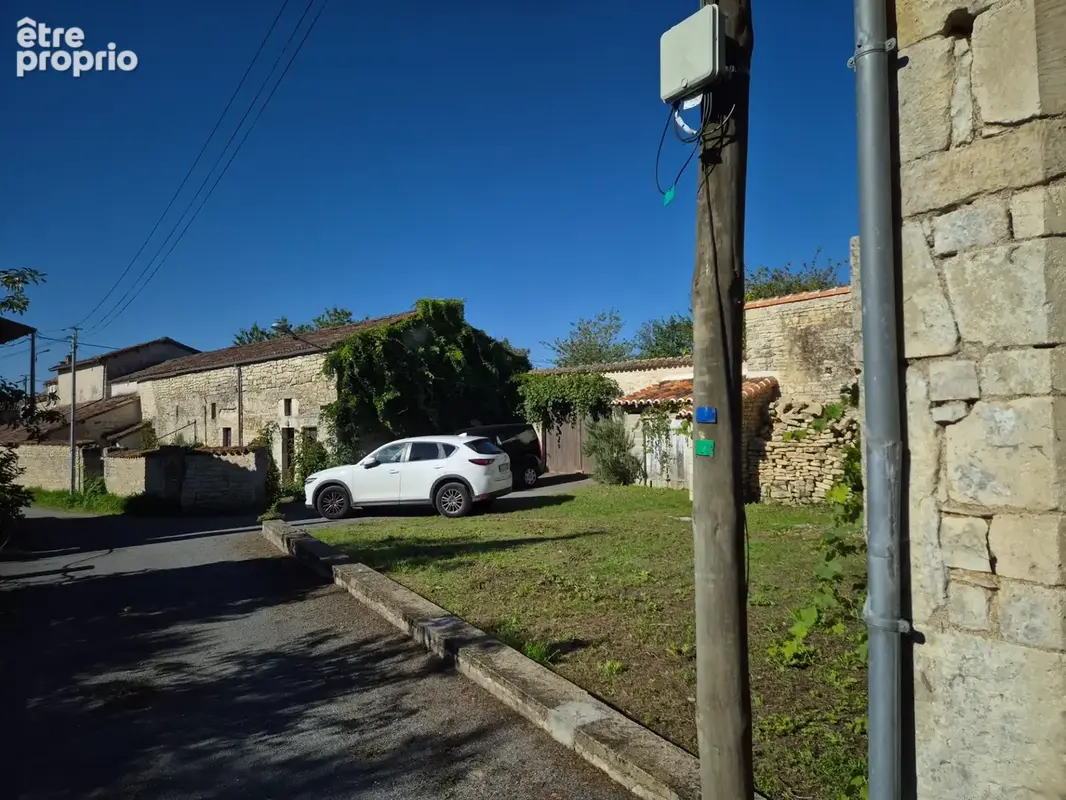 Corps de Ferme de 340 m2, avec plusieurs maisons indépendantes et 200 m2 de dépendances - photo 80