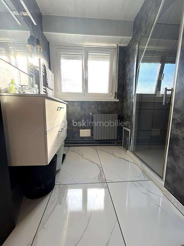 Maison à NEUVILLE-SUR-ESCAUT