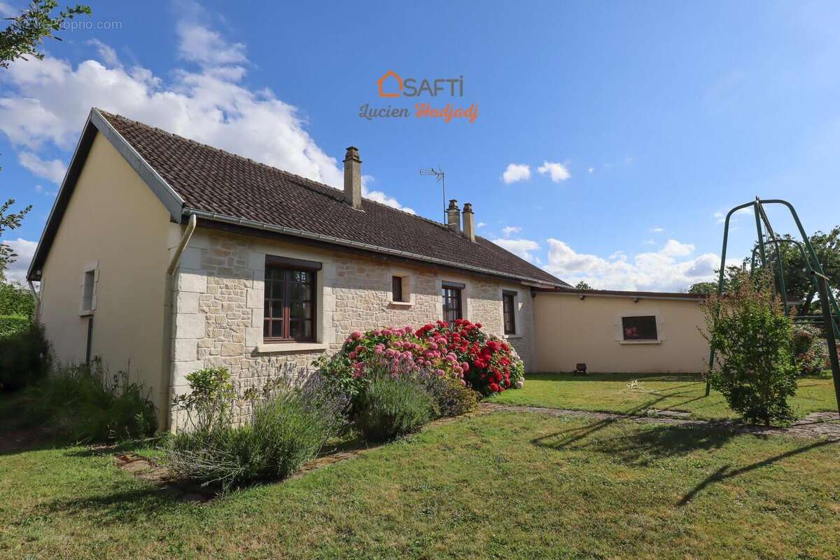 Photo 2 - Maison à CIVIERES