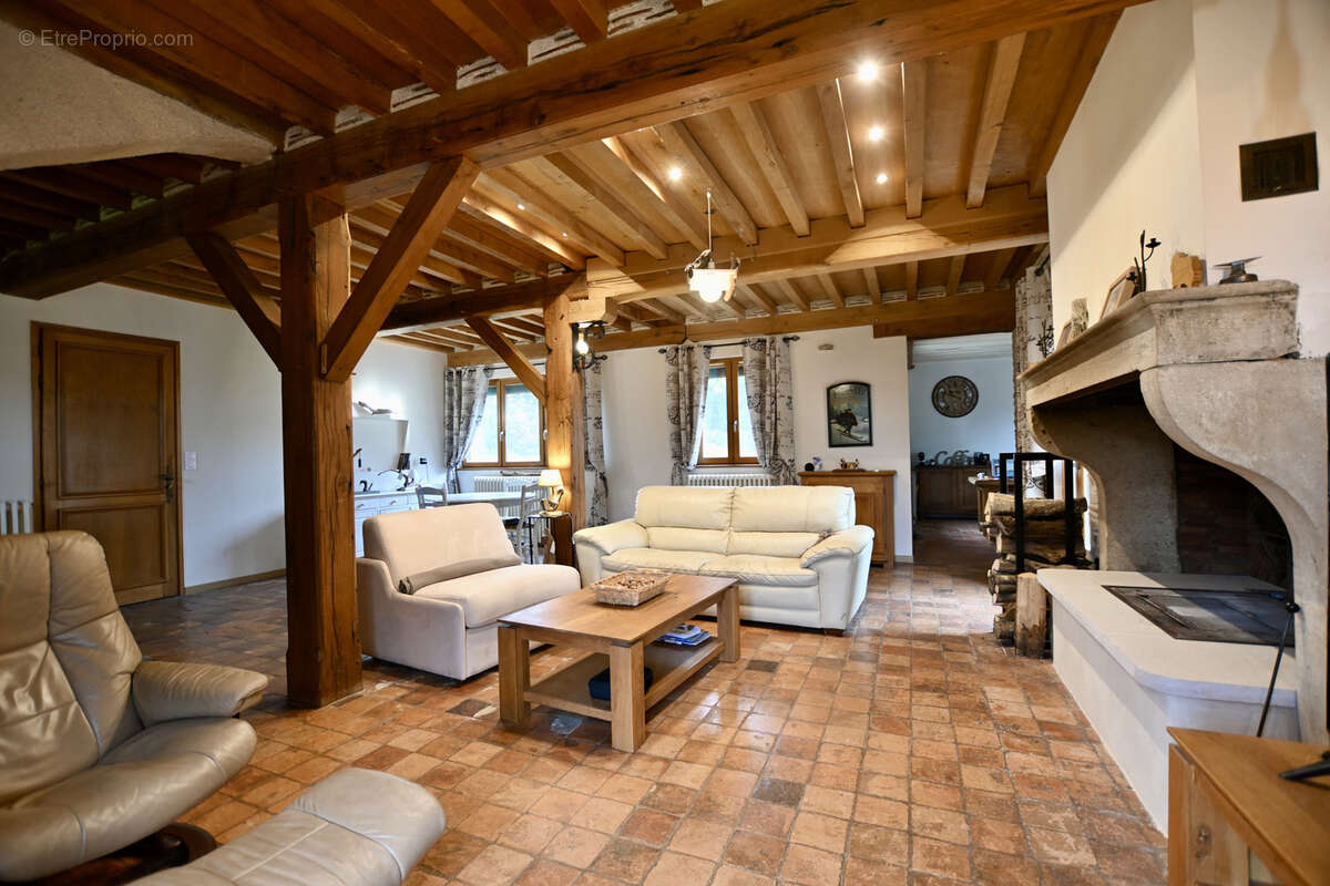 Maison à COURCELLES-FREMOY