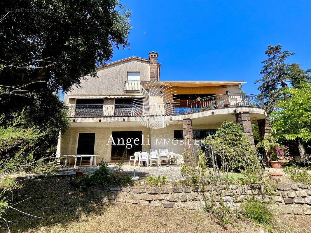 Maison à FREJUS
