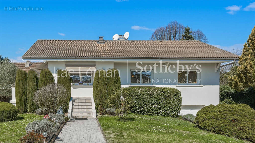 Maison à CHENS-SUR-LEMAN