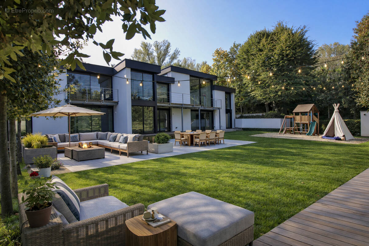 Maison à VILLE-D'AVRAY