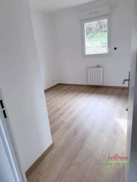 Maison à EYZIN-PINET