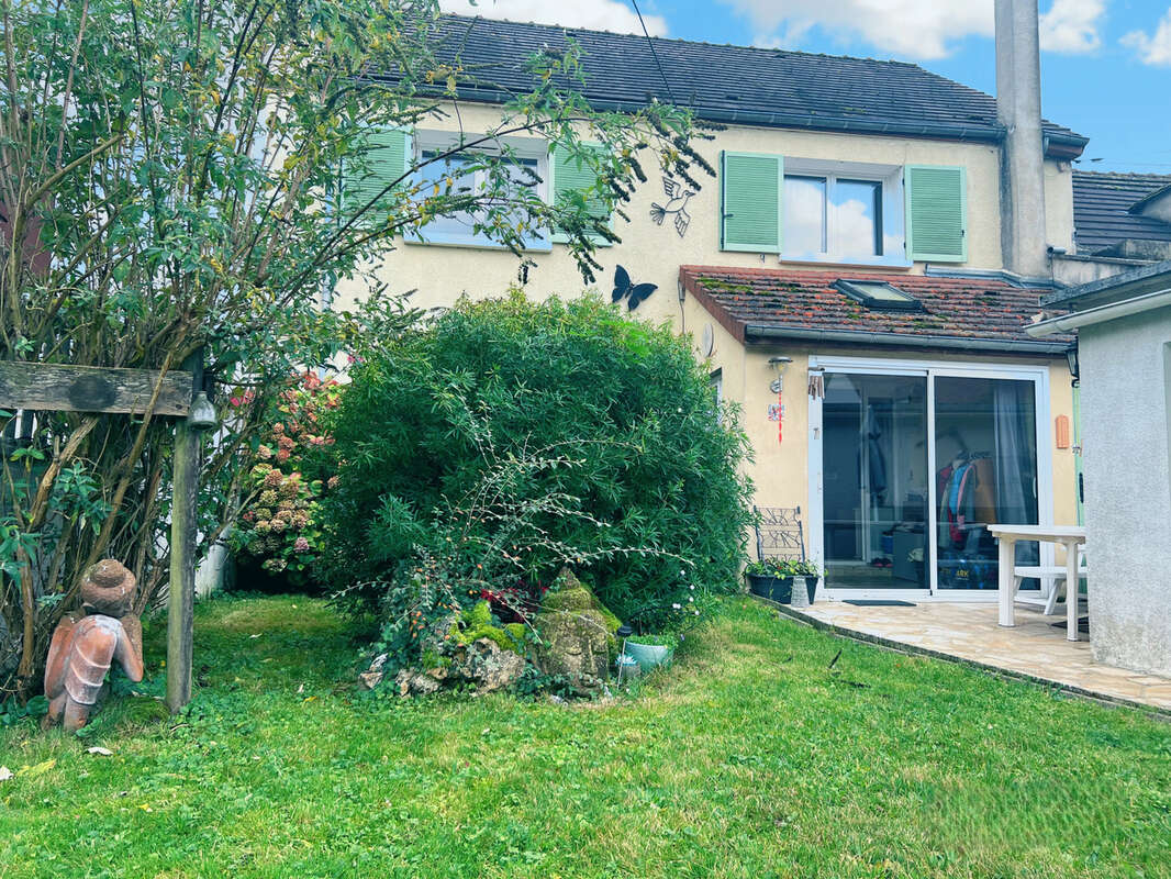 Maison à CHALAUTRE-LA-PETITE