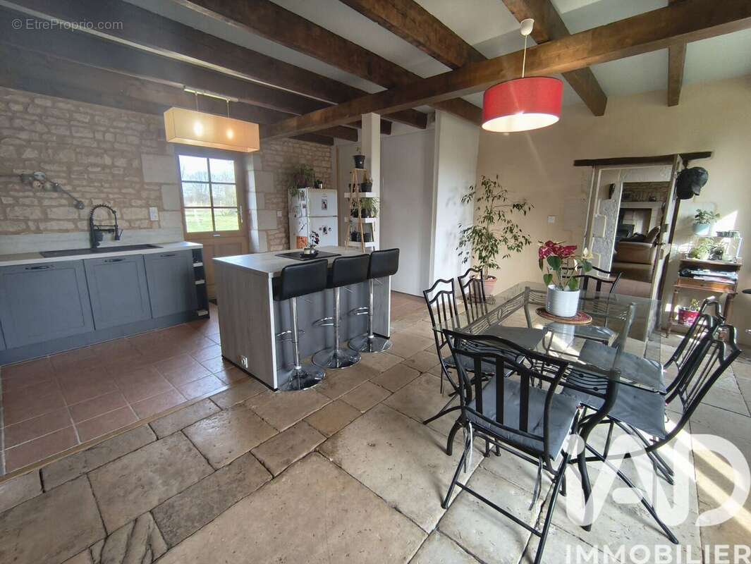 Maison 162 m² à Clussais-La-Pommeraie  - photo 5