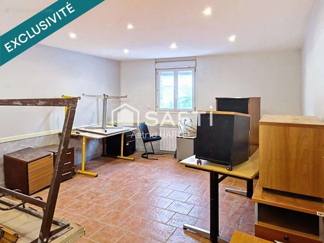 Commerce 1200 m² à Bohain-En-Vermandois  - photo 2