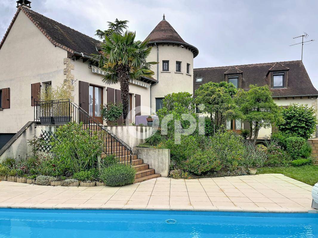 Maison à COSNAC