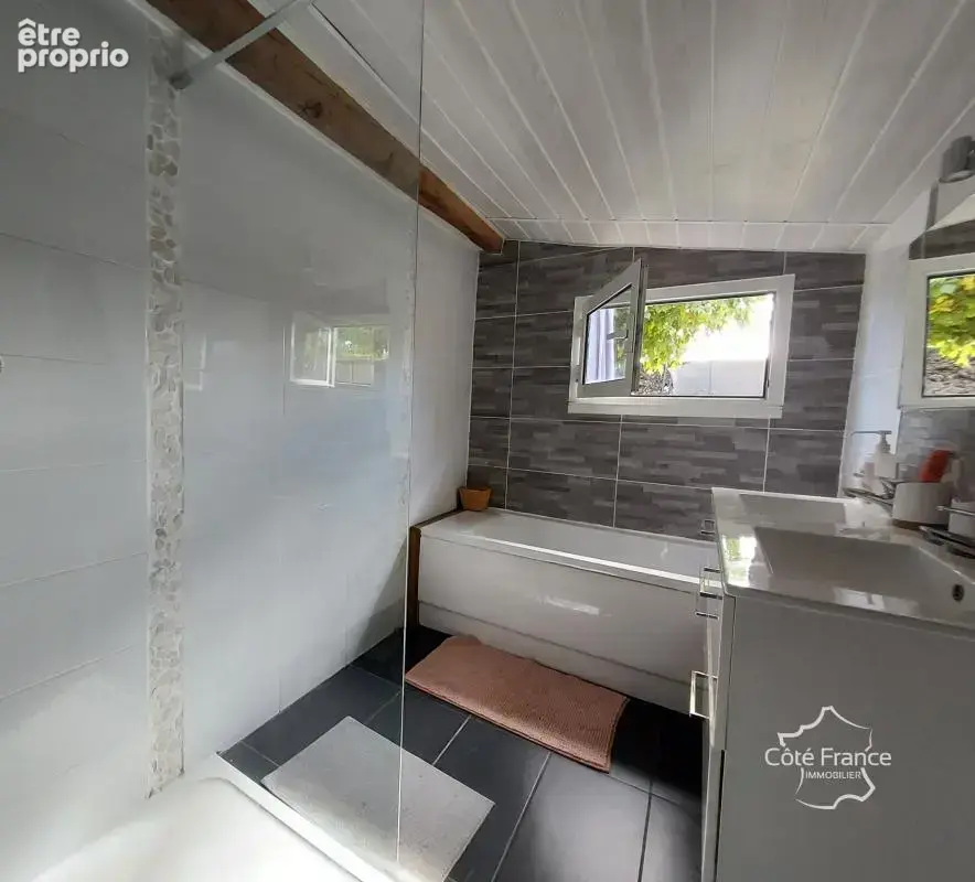 Maison de maître en pierre- 5 chambres - avec piscine et jar - photo 10