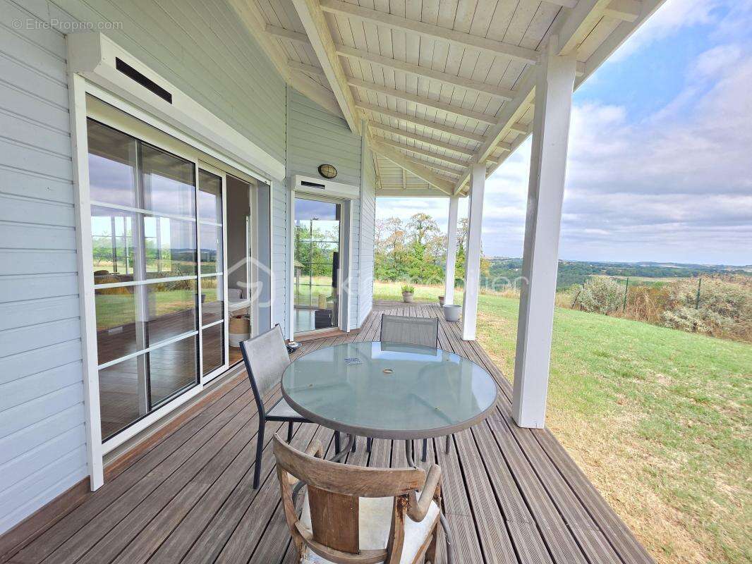 Maison 170 m² -5 chambres- jardin 4378 m²- double carport-abri - spa - photo 3