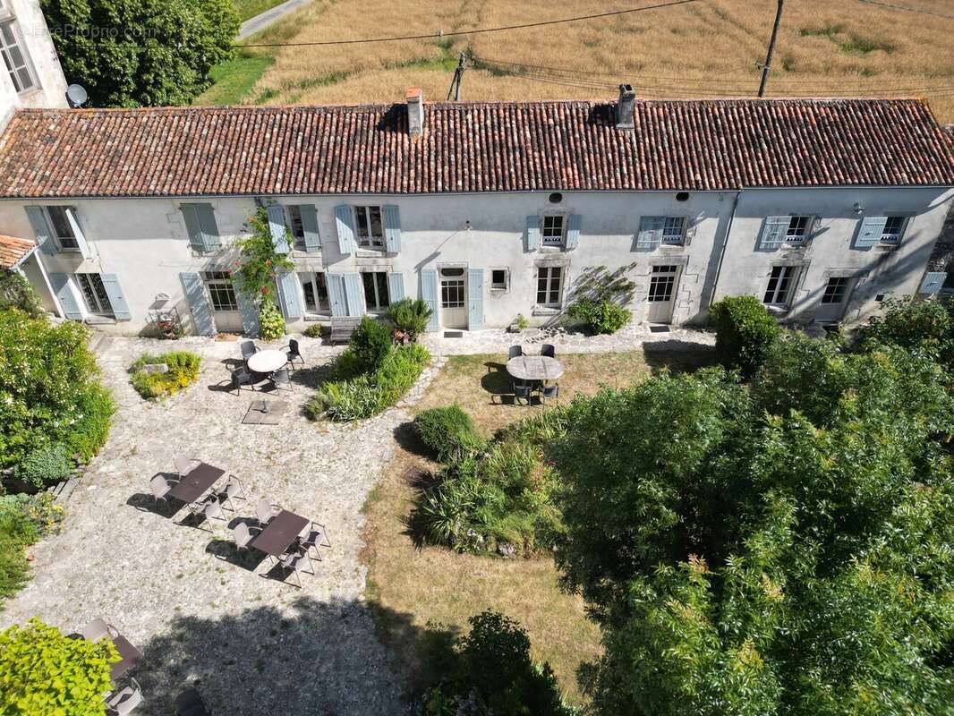Superbe manoir, chapelle et 7 gîtes en bordure d'un village animé - photo 39