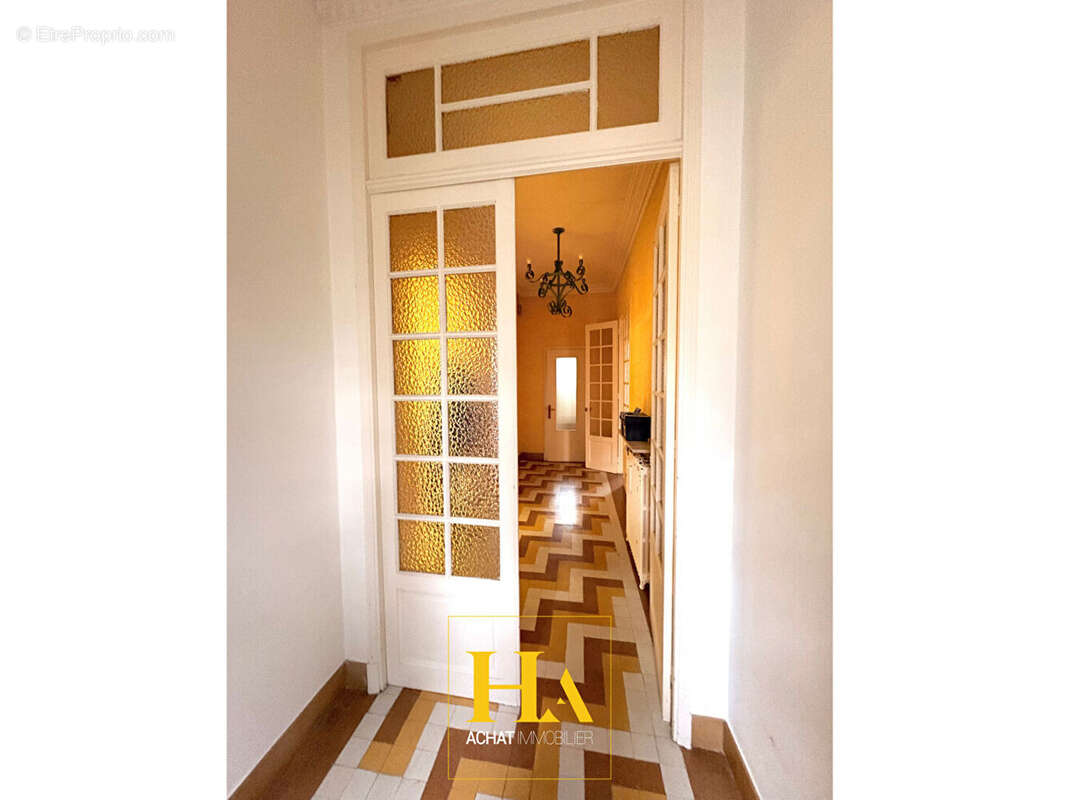 Montélimar - Géry - Maison de caractère des années 30 avec 277 m² totales, combles aménageables, parc arboré et piscine - photo 6