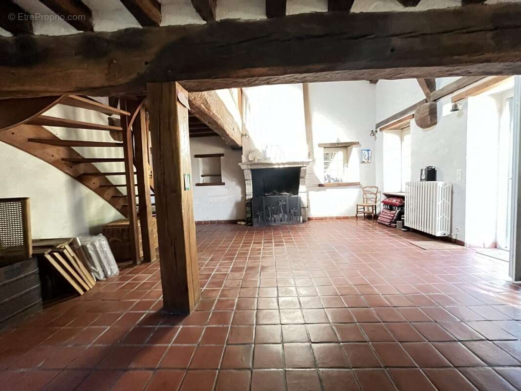 Maison à MONTREVAULT