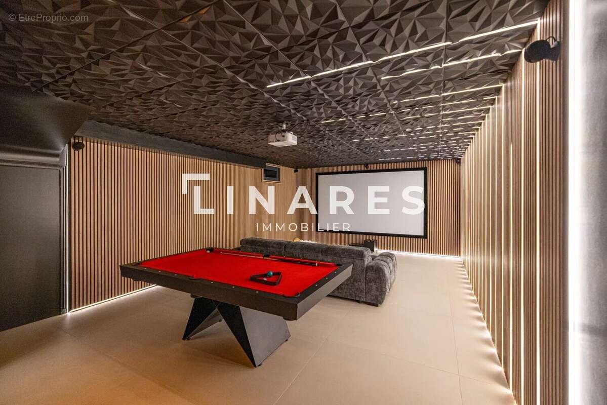 L'ICONIQUE - Villa T6 de 343m² - Dépendance - Piscine - Court de tennis - Terrain de 8000m² - 13420 GEMENOS - photo 20