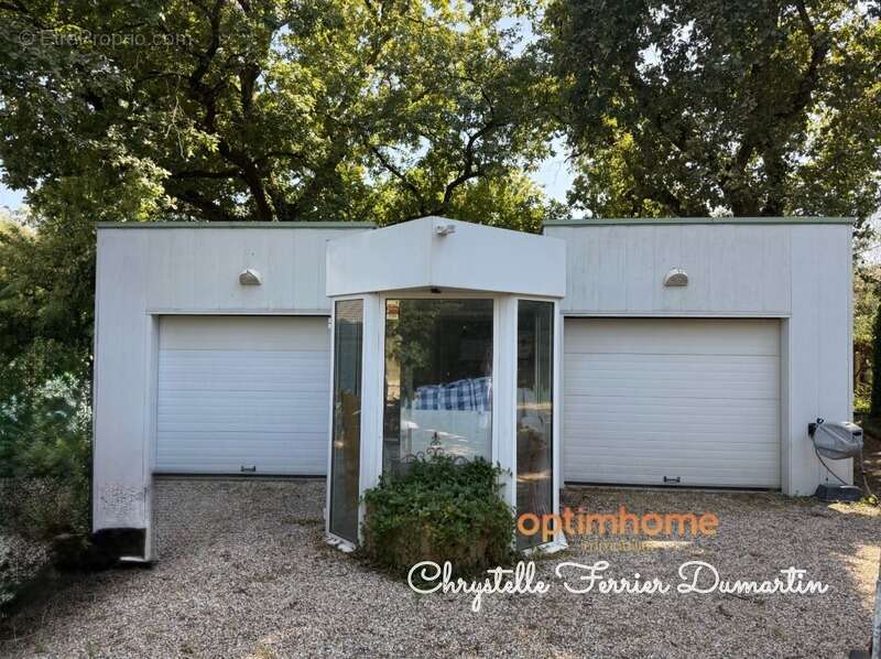 Maison de 206 m2 - 4 chambres - 1 studio indépendant - Piscine - CARBON BLANC - photo 16