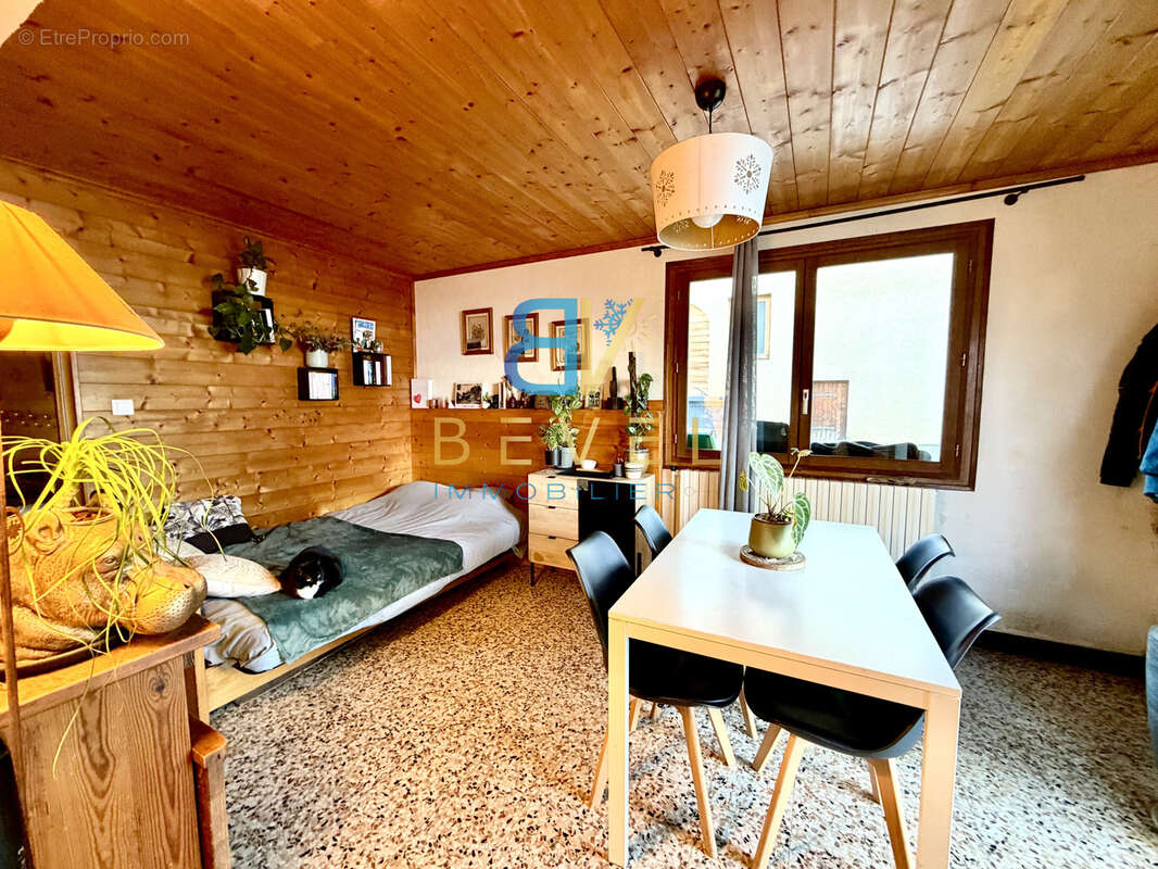 Appartement à ALBIEZ-MONTROND