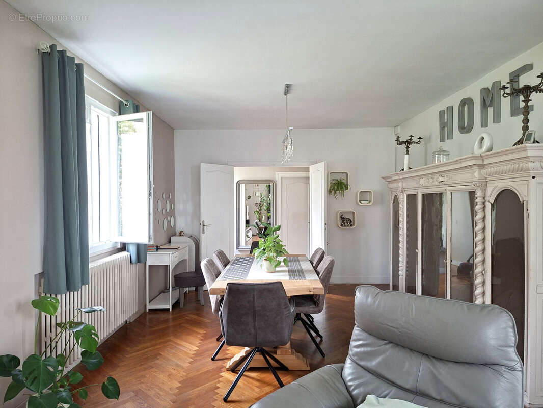 Maison à SAINT-ASTIER