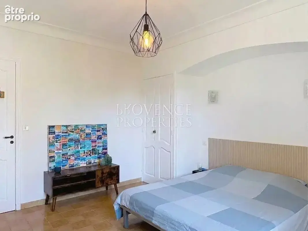 SAINT-AYGULF – Villa de 133 m² avec appartement indépendant à 300 m de la mer : Fort potentiel locatif & cadre idyllique au calm - photo 10