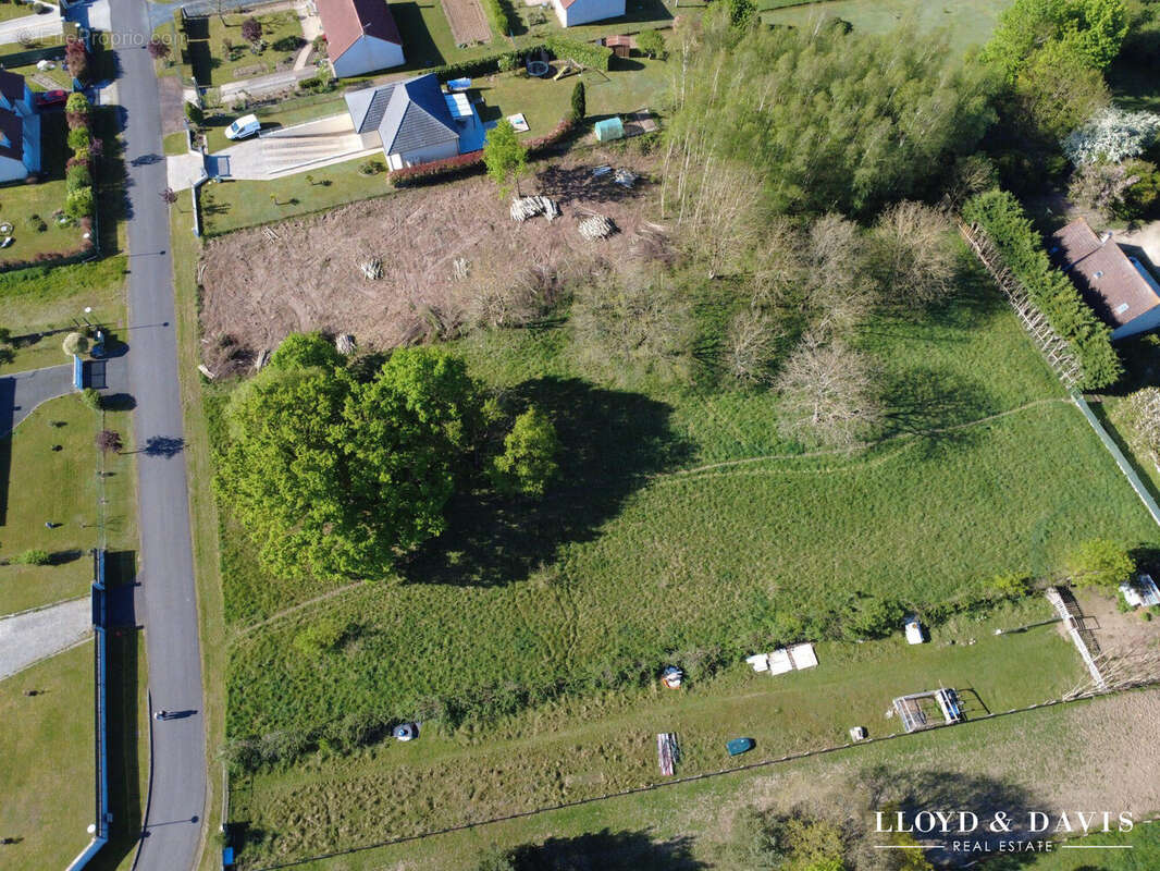 Terrain à FONTENAY-SUR-LOING