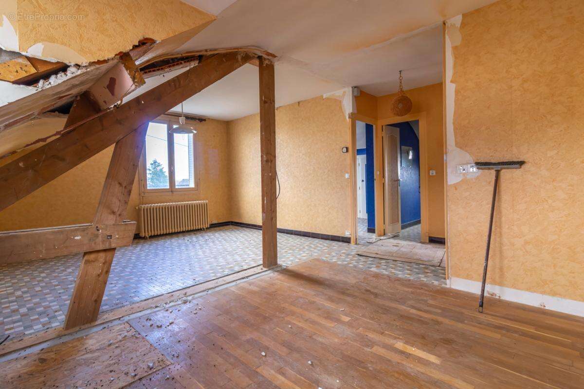 Maison Gievres 12 pièce(s) 228 m2 - photo 3
