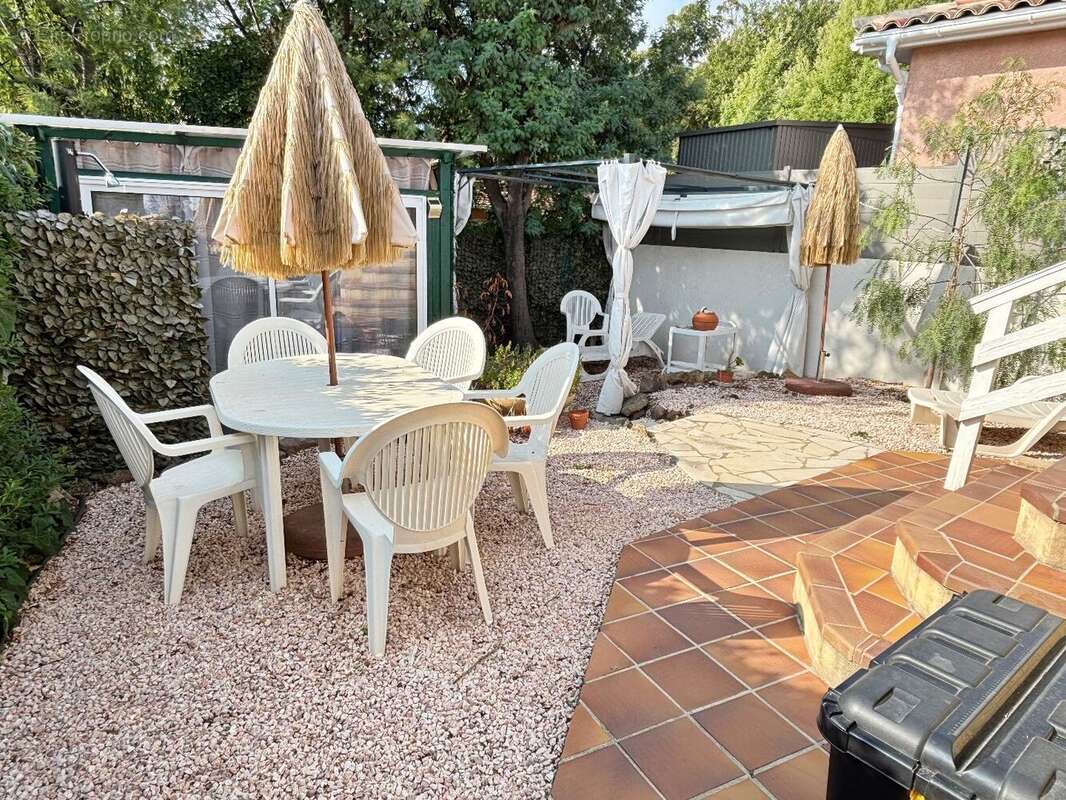 Maison à ROQUEBRUNE-SUR-ARGENS