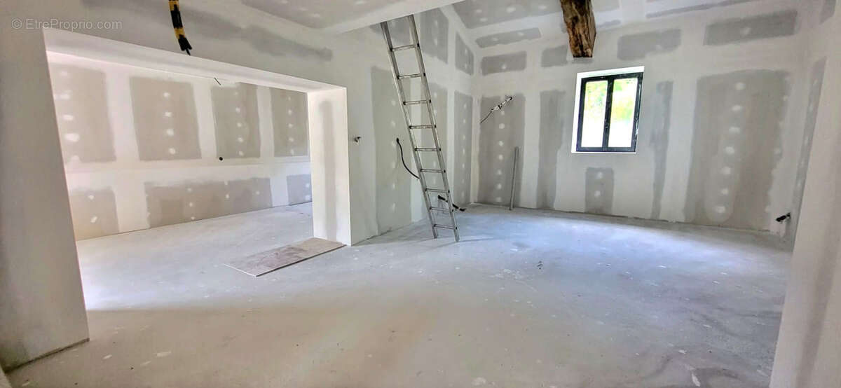 Maison à SALAISE-SUR-SANNE