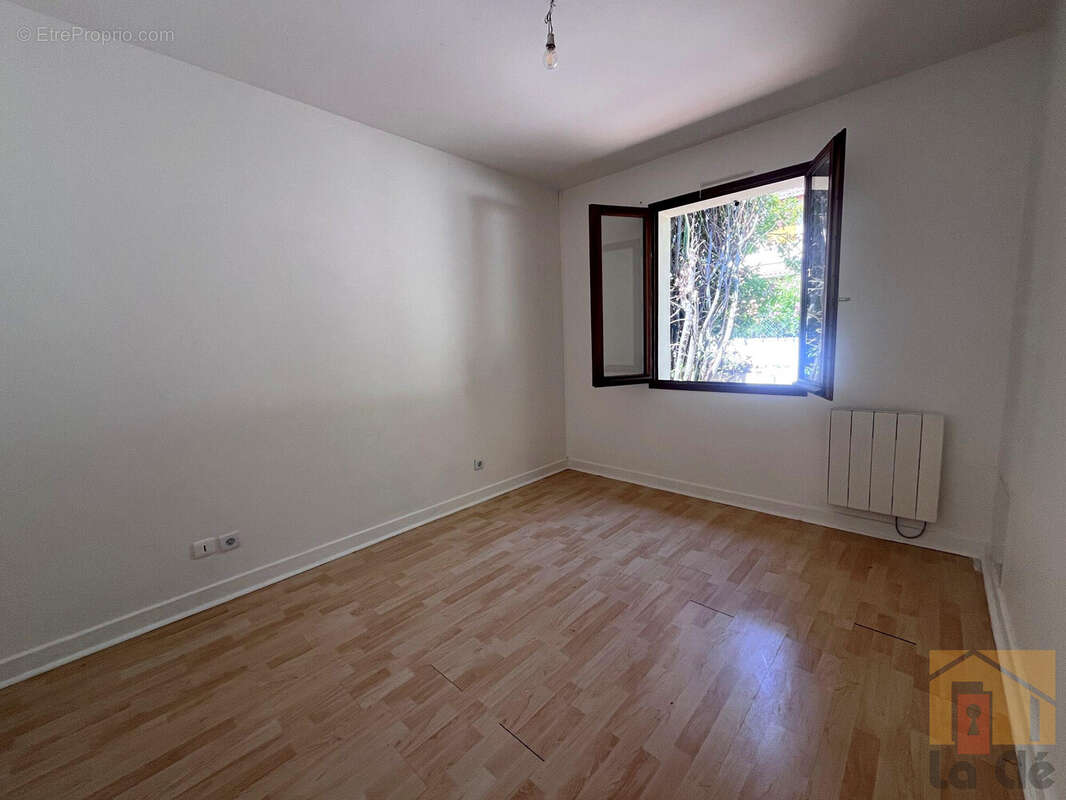 Maison 82 m² à Colayrac-Saint-Cirq  - photo 8