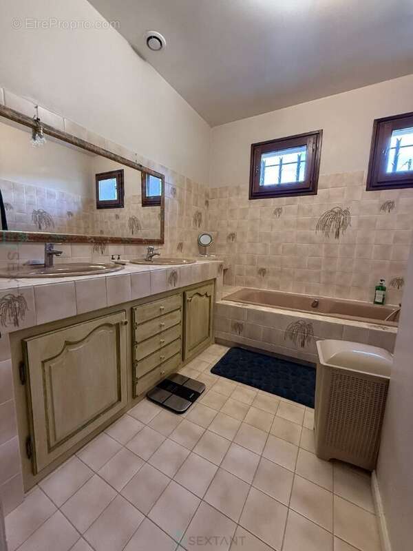 Maison à FORCALQUIER