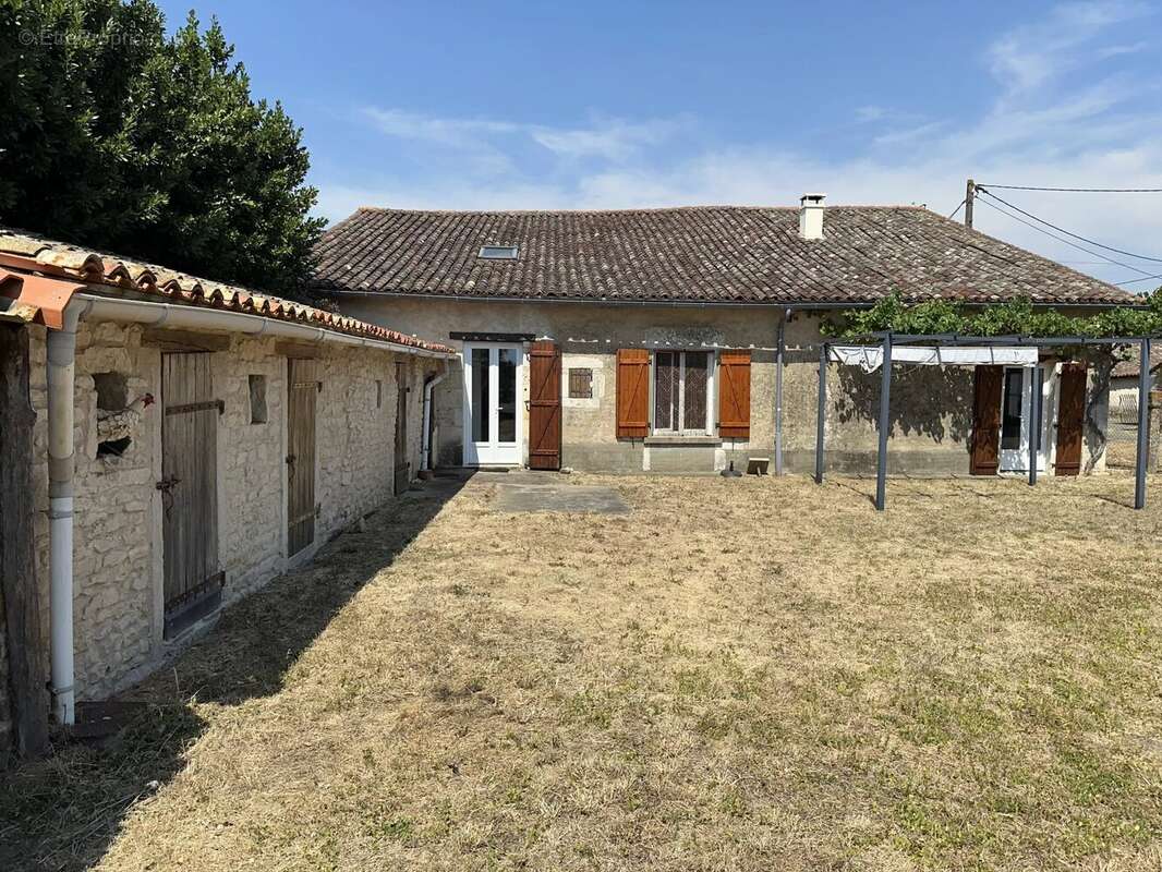 Maison 65 m² à Romagne  - photo 2