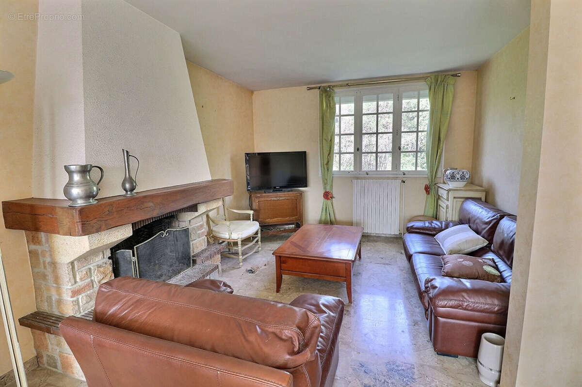 Maison à SAINT-ARNOULT-EN-YVELINES