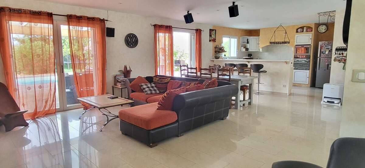 Maison à SAINT-SEVER-DE-SAINTONGE