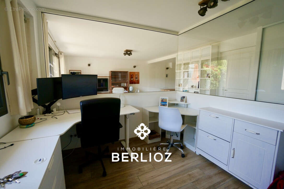 Appartement à MEYLAN