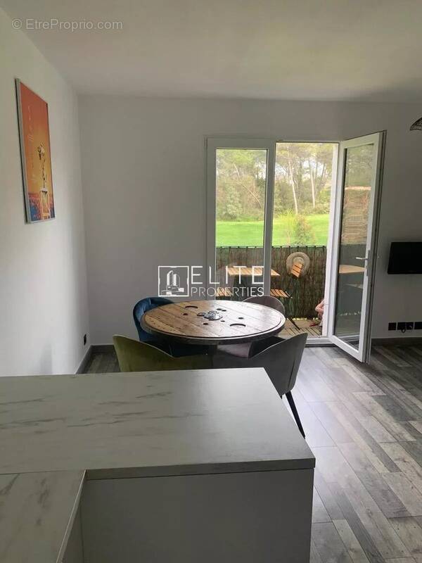 Appartement à MOUANS-SARTOUX