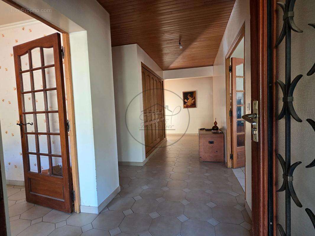 Maison de plain-pied 180 m² sur terrain 2 282 m² en fin d'impasse a saint-ambroix (30500) - photo 2