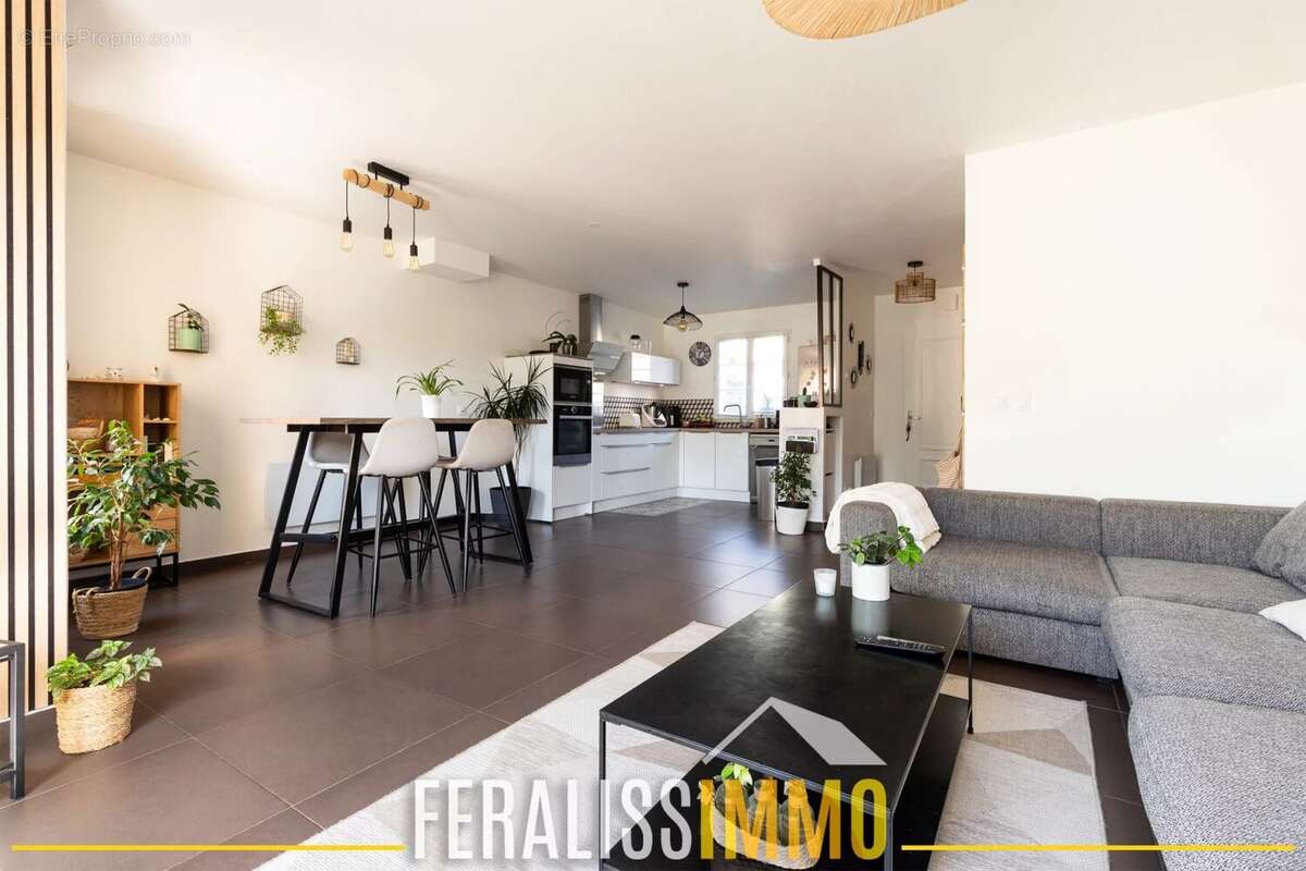 Maison à COURDIMANCHE