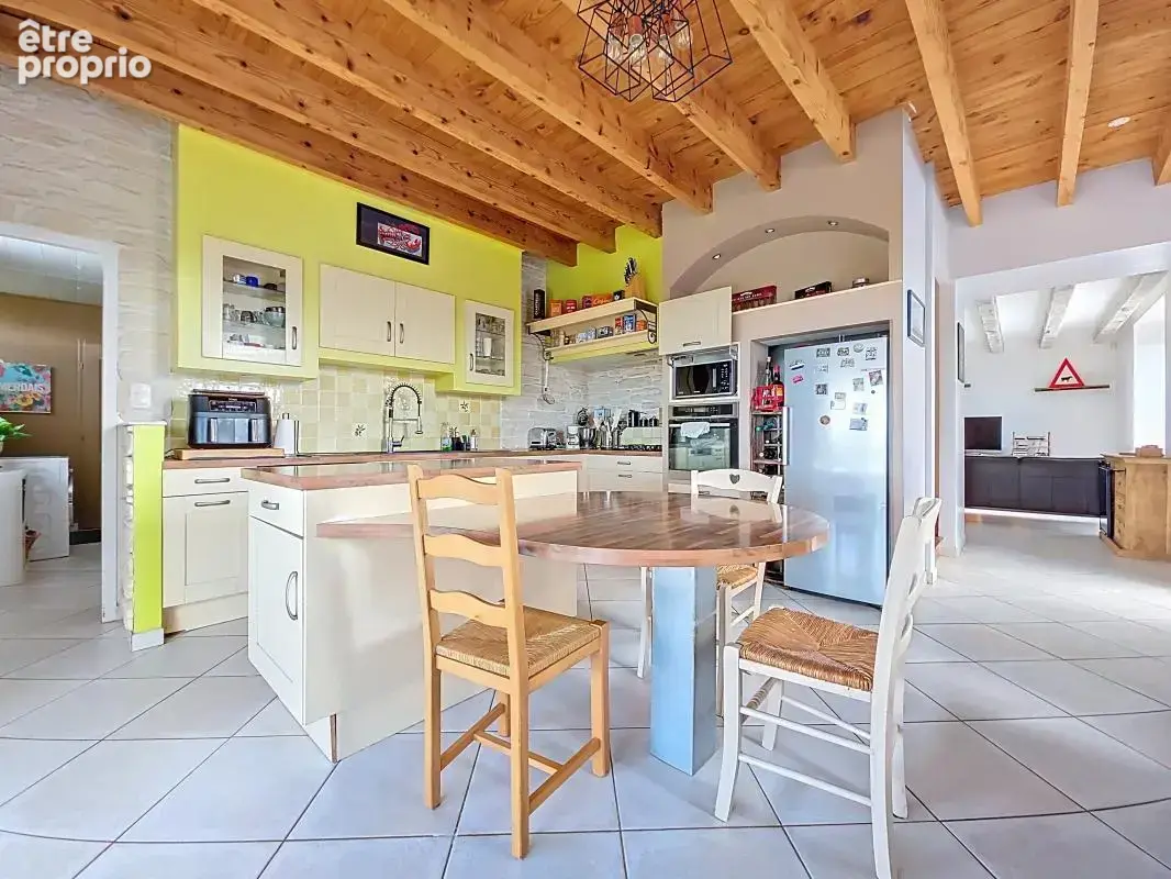 Maison - 4 Chambres - Buanderie - Grande cour - Jardin - Grange - Au calme - photo 12