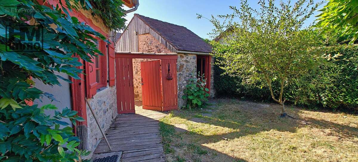 Maison à BUSSIERE-GALANT