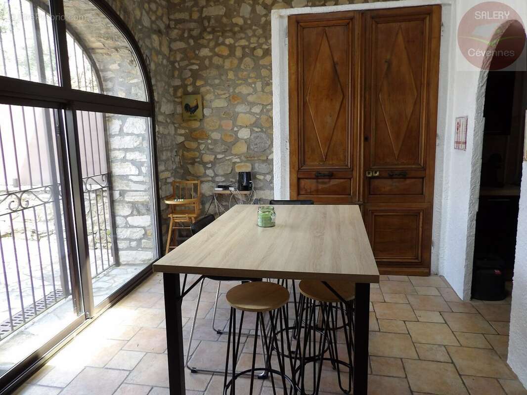 Maison à VEZENOBRES