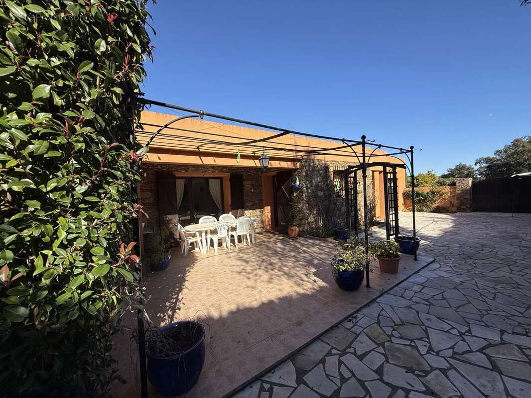 Maison à BORMES-LES-MIMOSAS