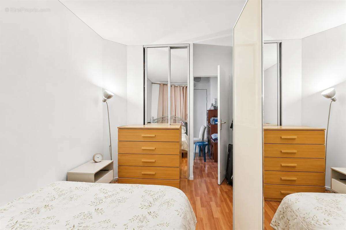 Appartement à VILLENEUVE-LA-GARENNE