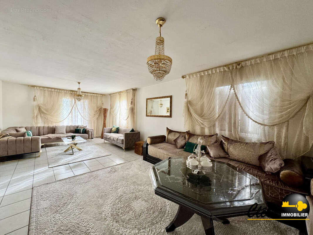 Maison à SAINT-REMY