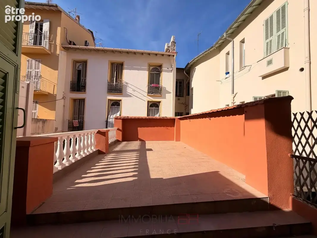 Maison niçoise entièrement rénovée, répartie en 5 appartements - photo 2